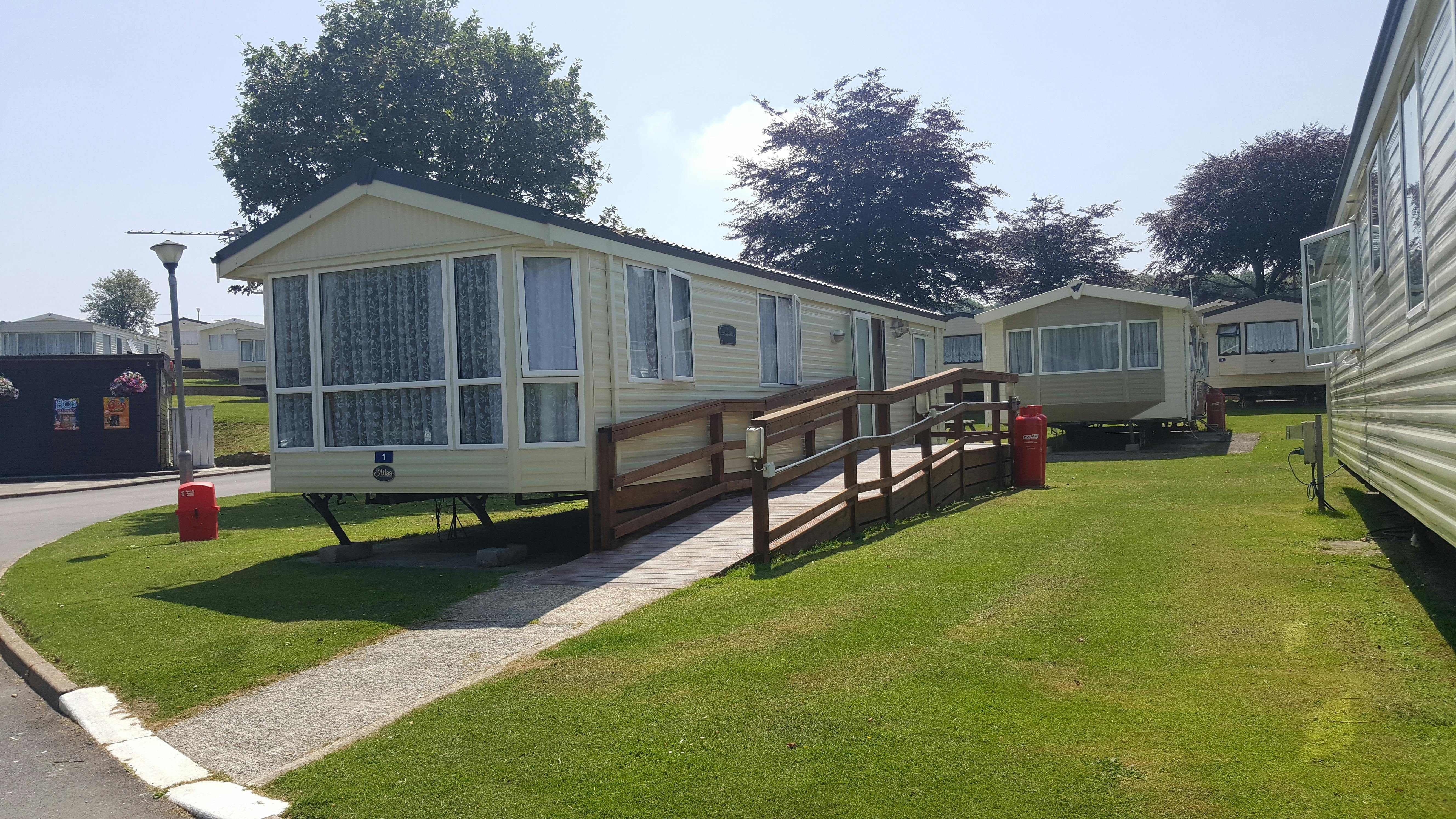 Adapted bronze caravan