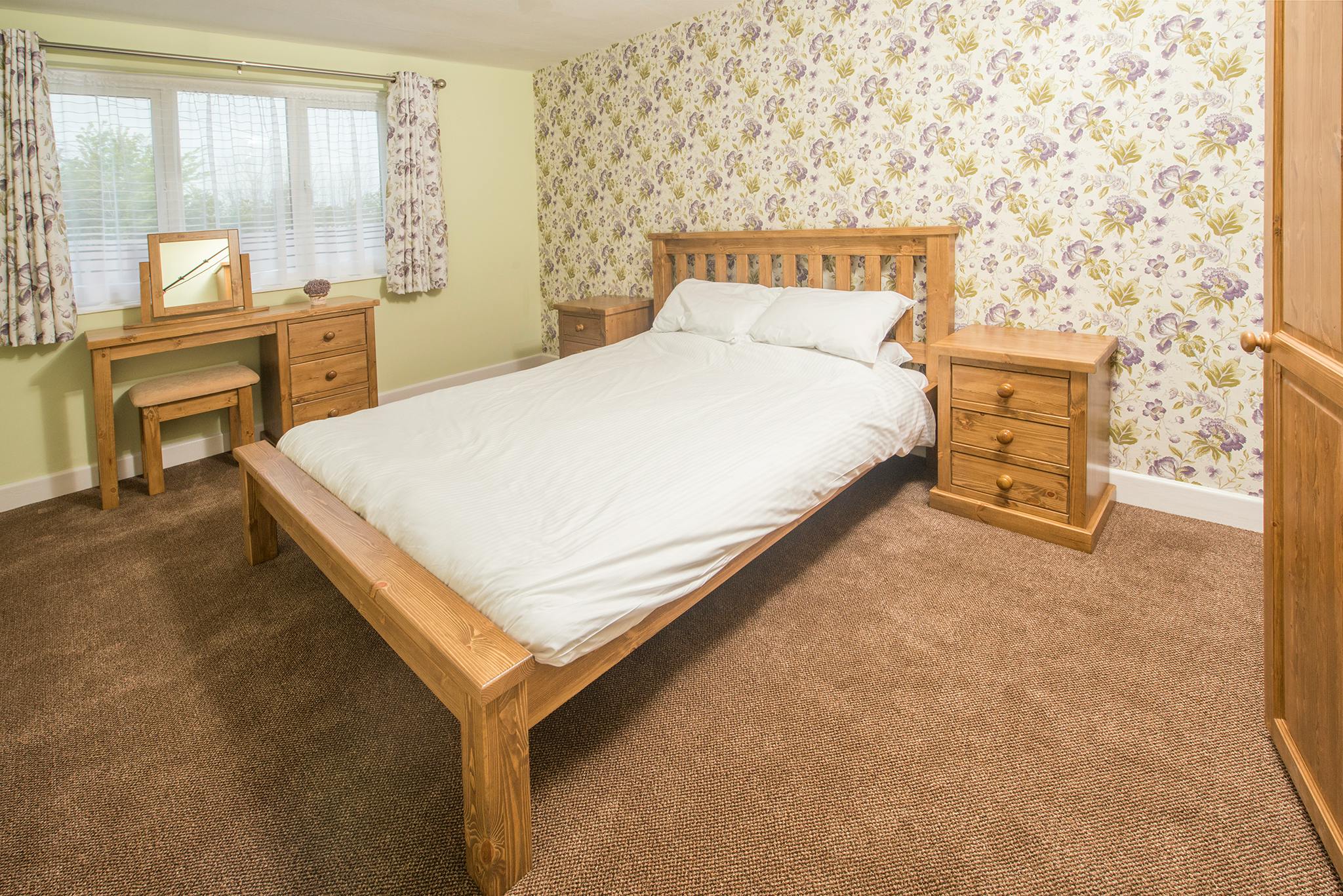 Master bedroom ¦ Widemouth Farnhouse