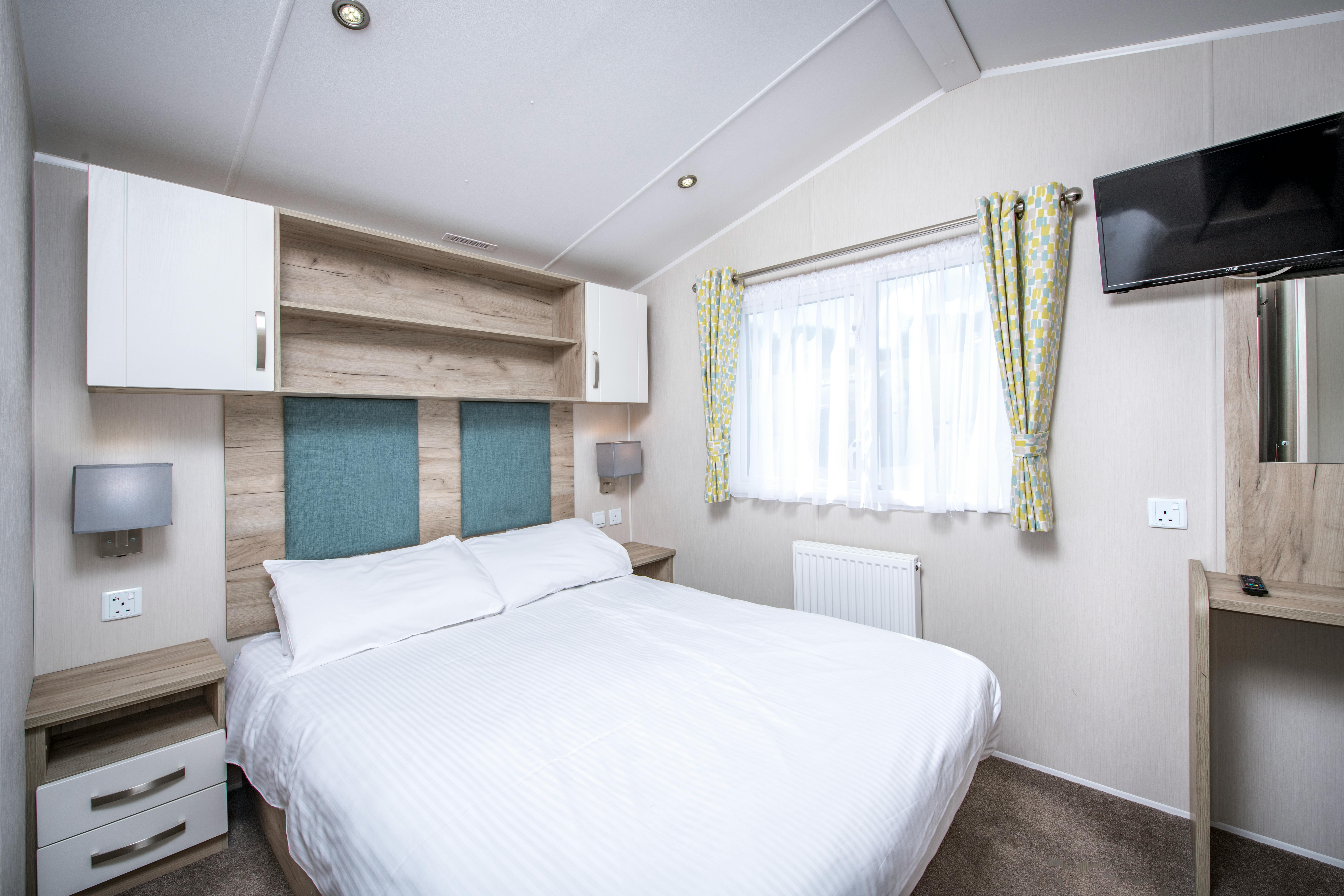 Bedroom ¦ 3 Bedroom Gold Caravan plus