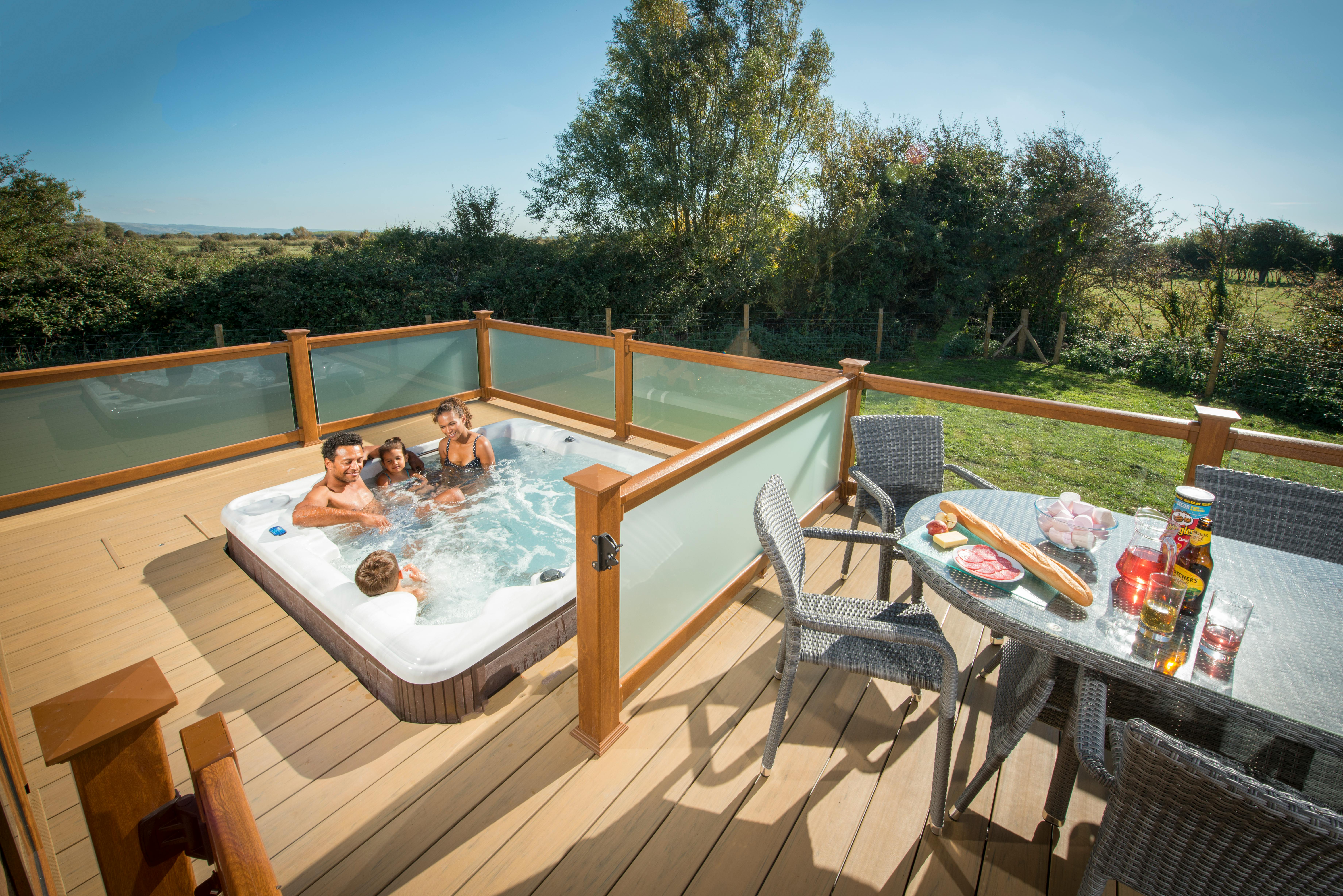 Exterior ¦ hot tub lodge