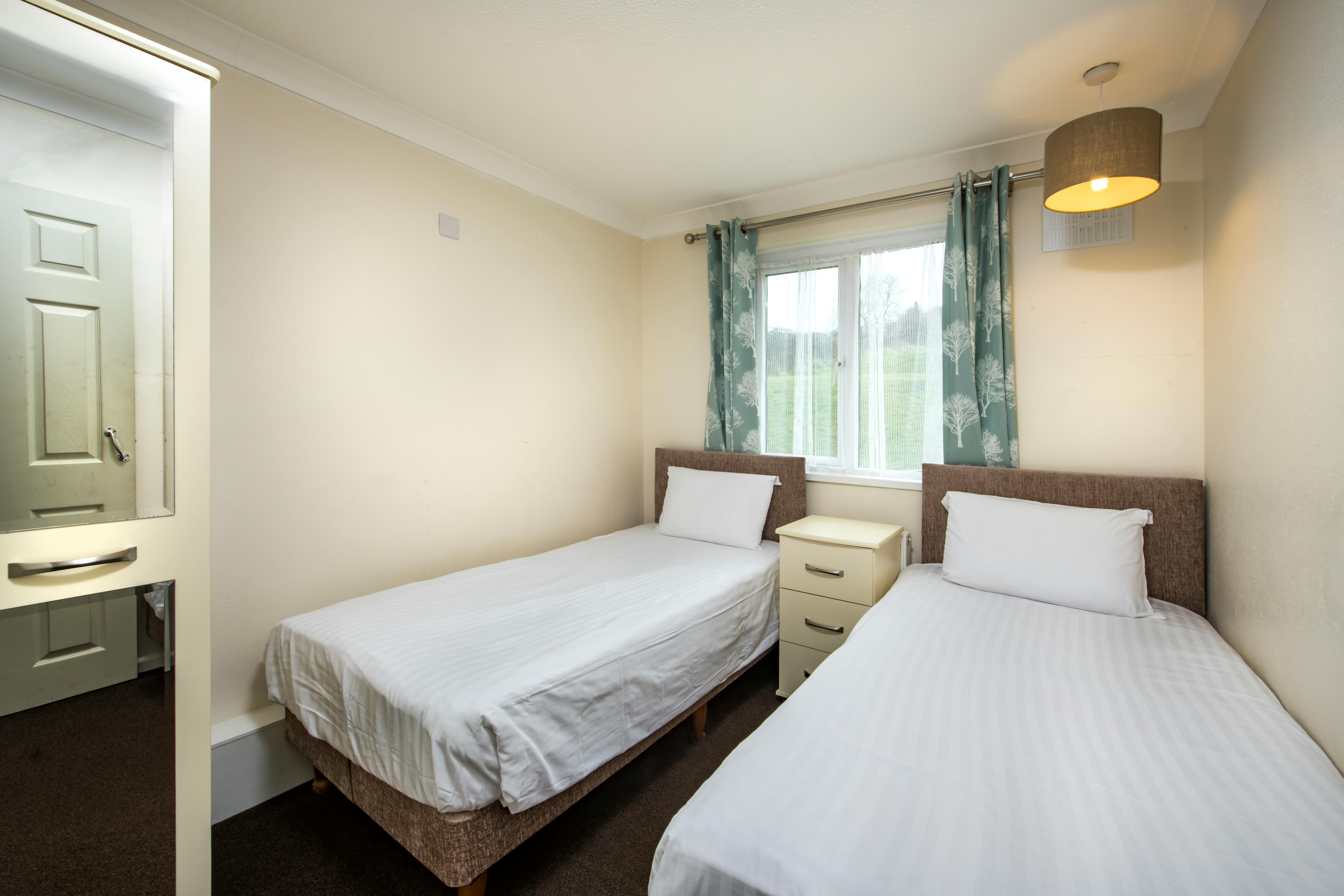 Twin bedroom ¦ 2 bed silver chalet