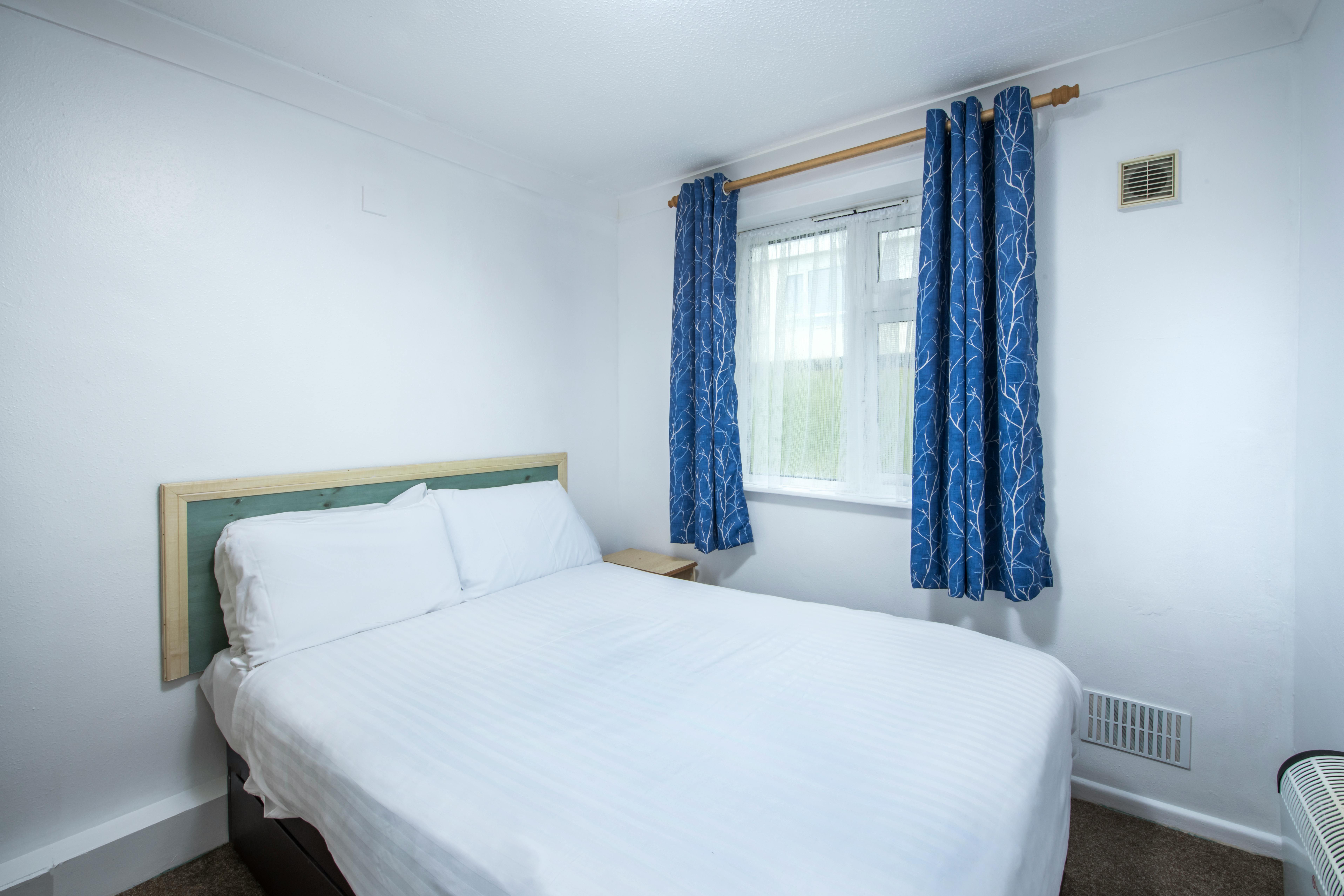 Bedroom ¦ 2 bed bronze chalet