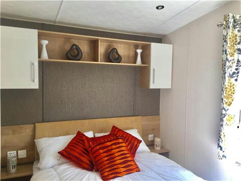 Double bedroom ¦ 2 Bed Silver Caravan Plus