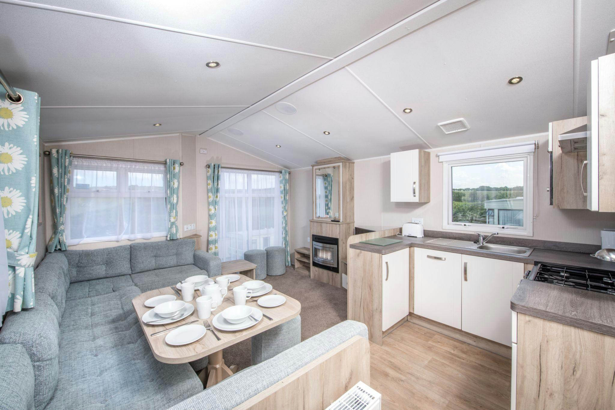 Lounge ¦ Gold Caravan