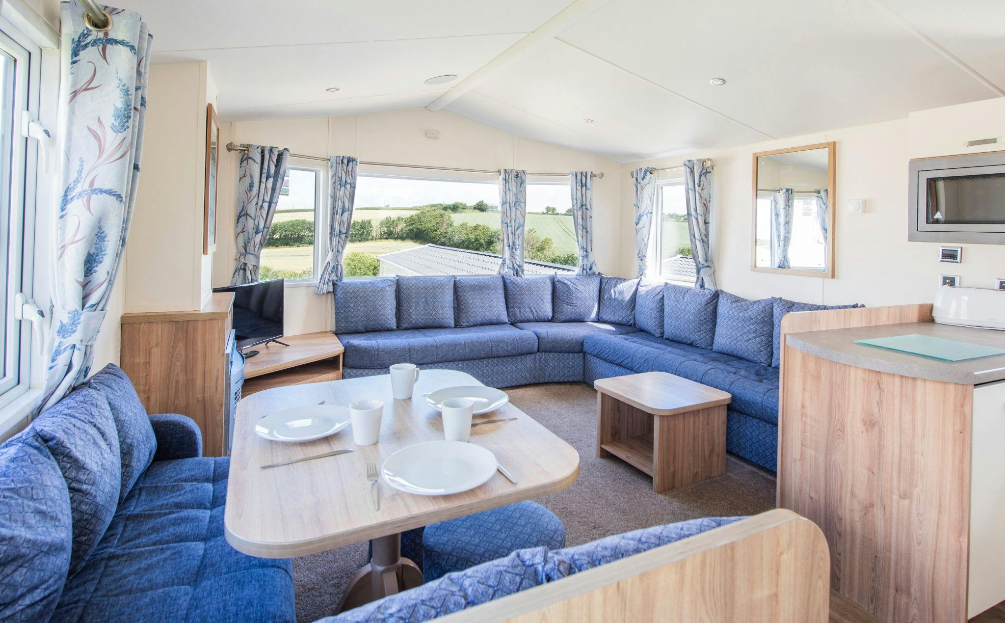 Bronze Caravan lounge