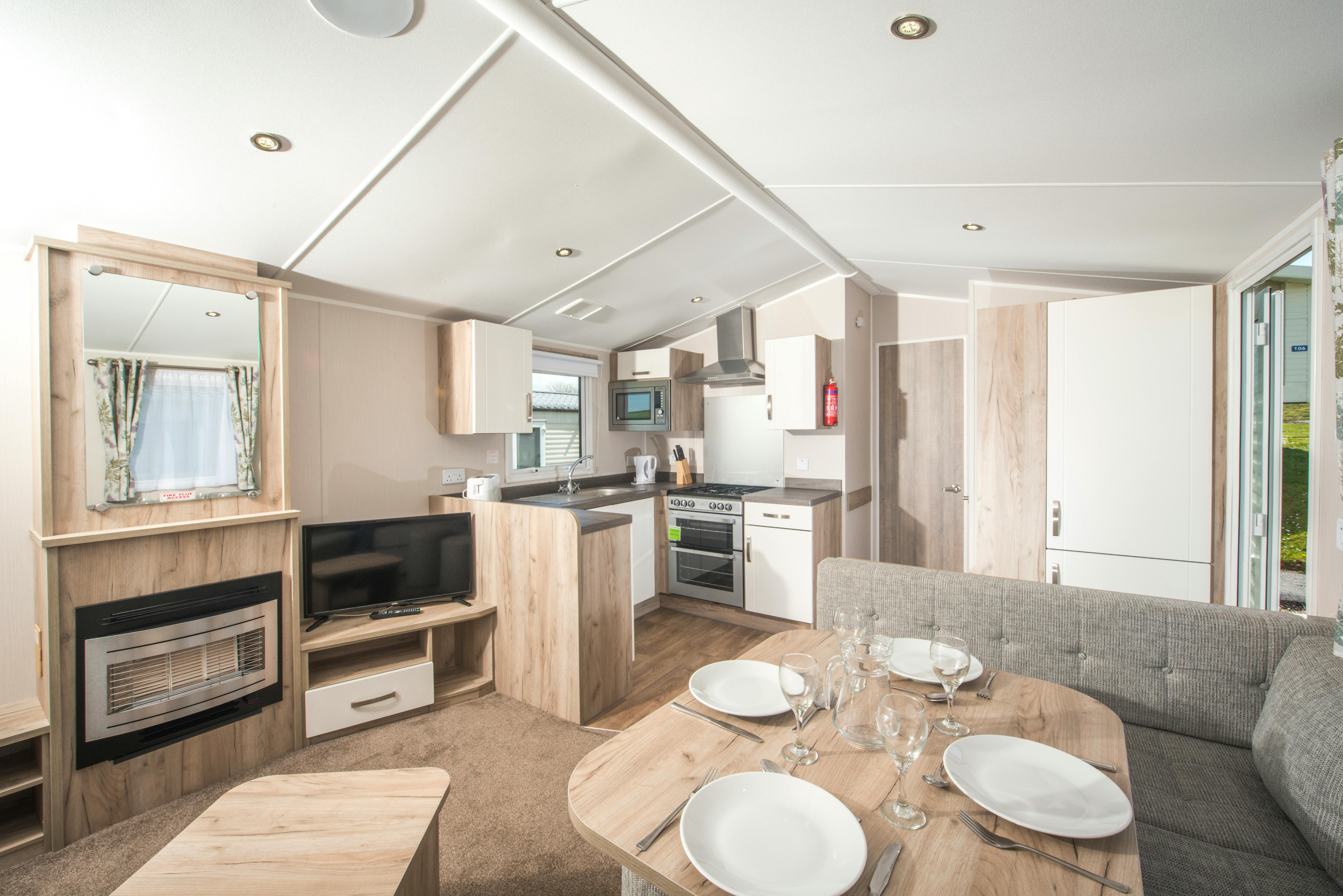 Lounge ¦ 2 bed silver caravan