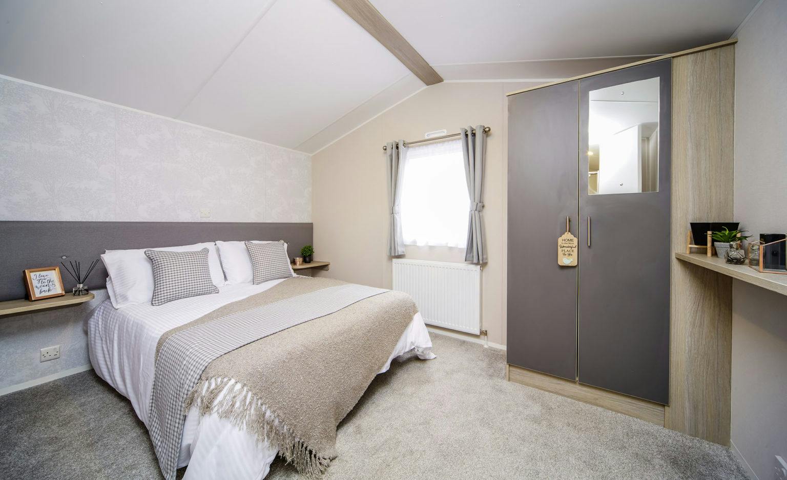 Bedroom ¦ 2 Bedroom Classic Caravan Pet