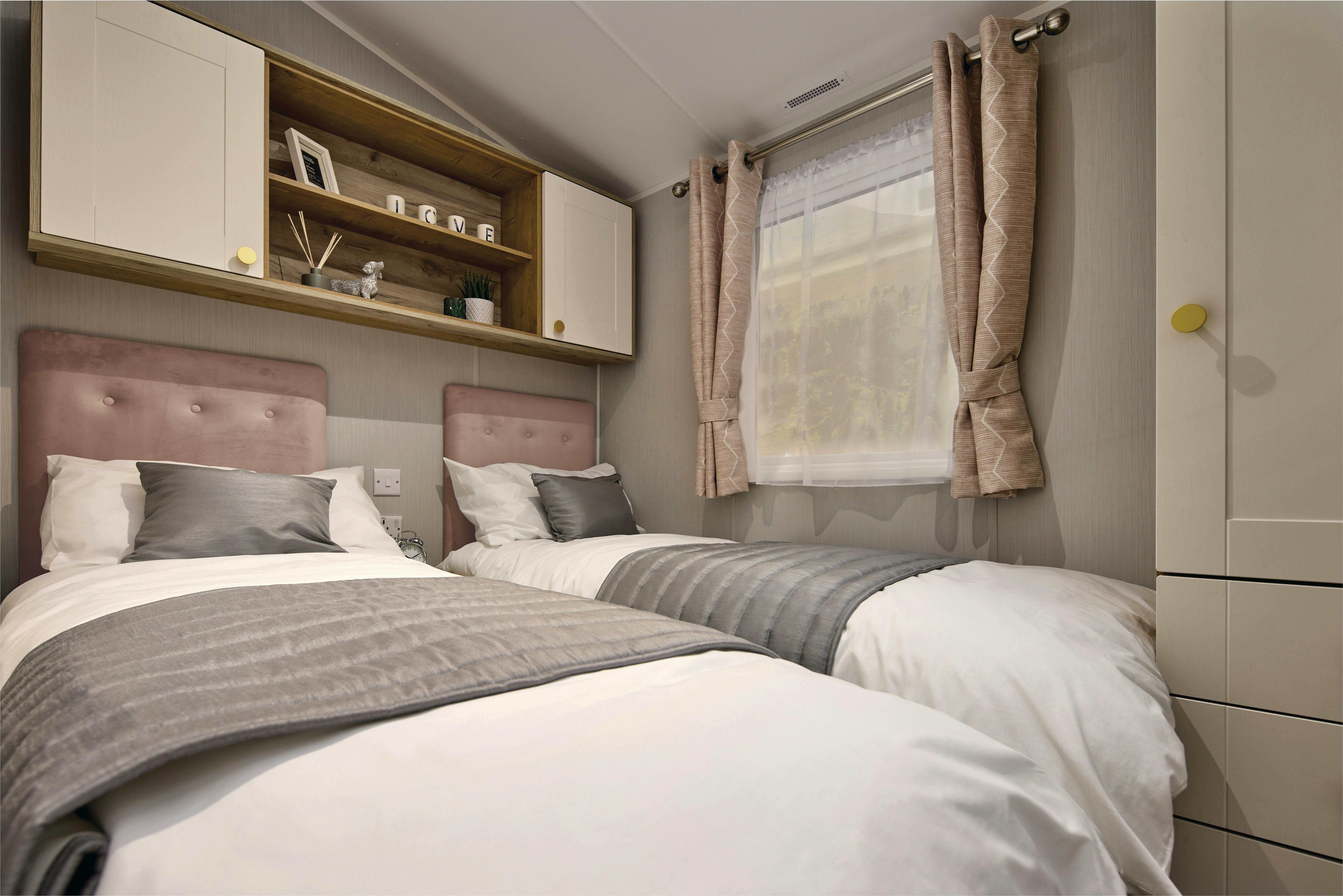 Twin bedroom