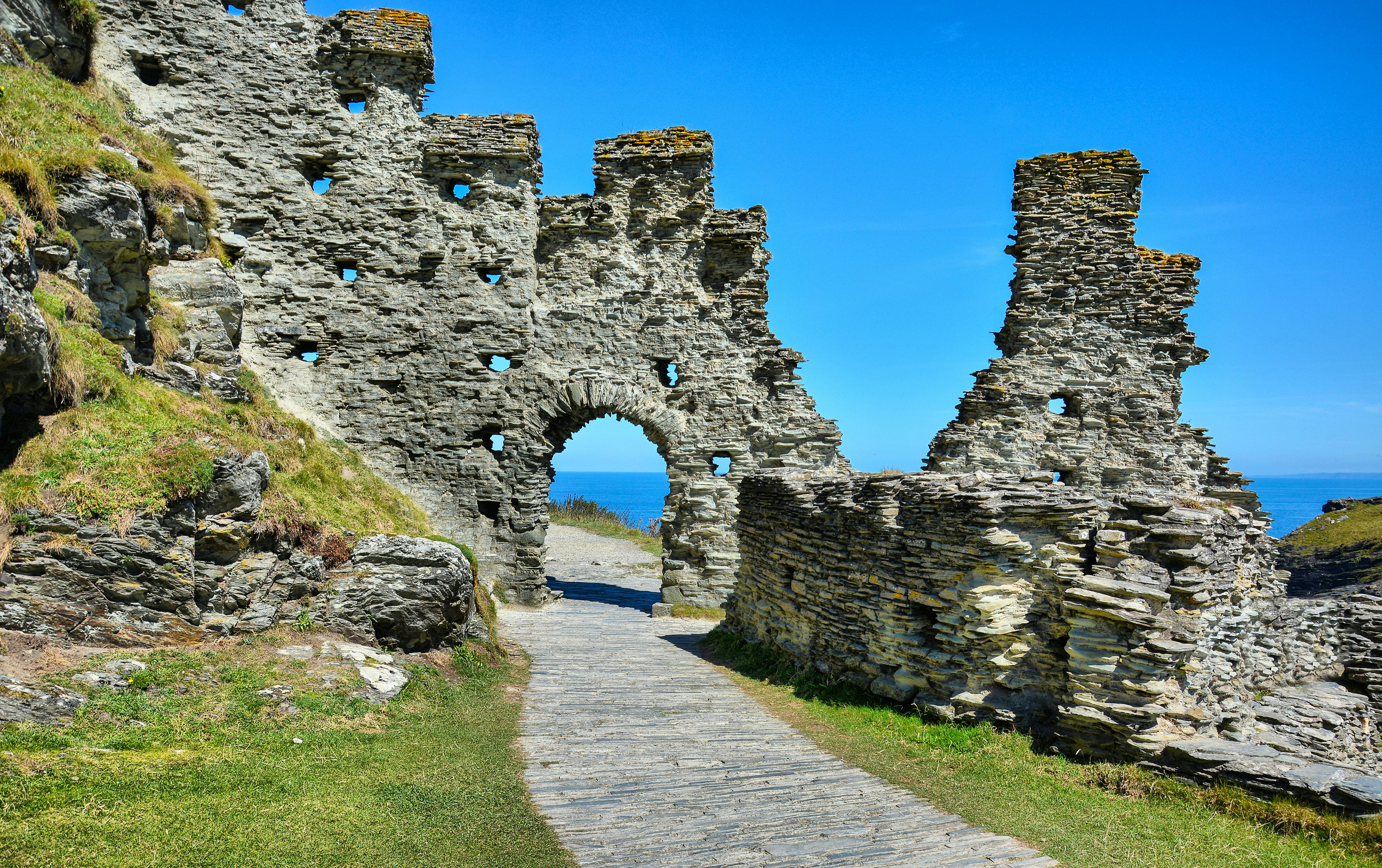 castles to visit in Cornwall, Devon and Somerset. Family holidays. Lodge holidays.