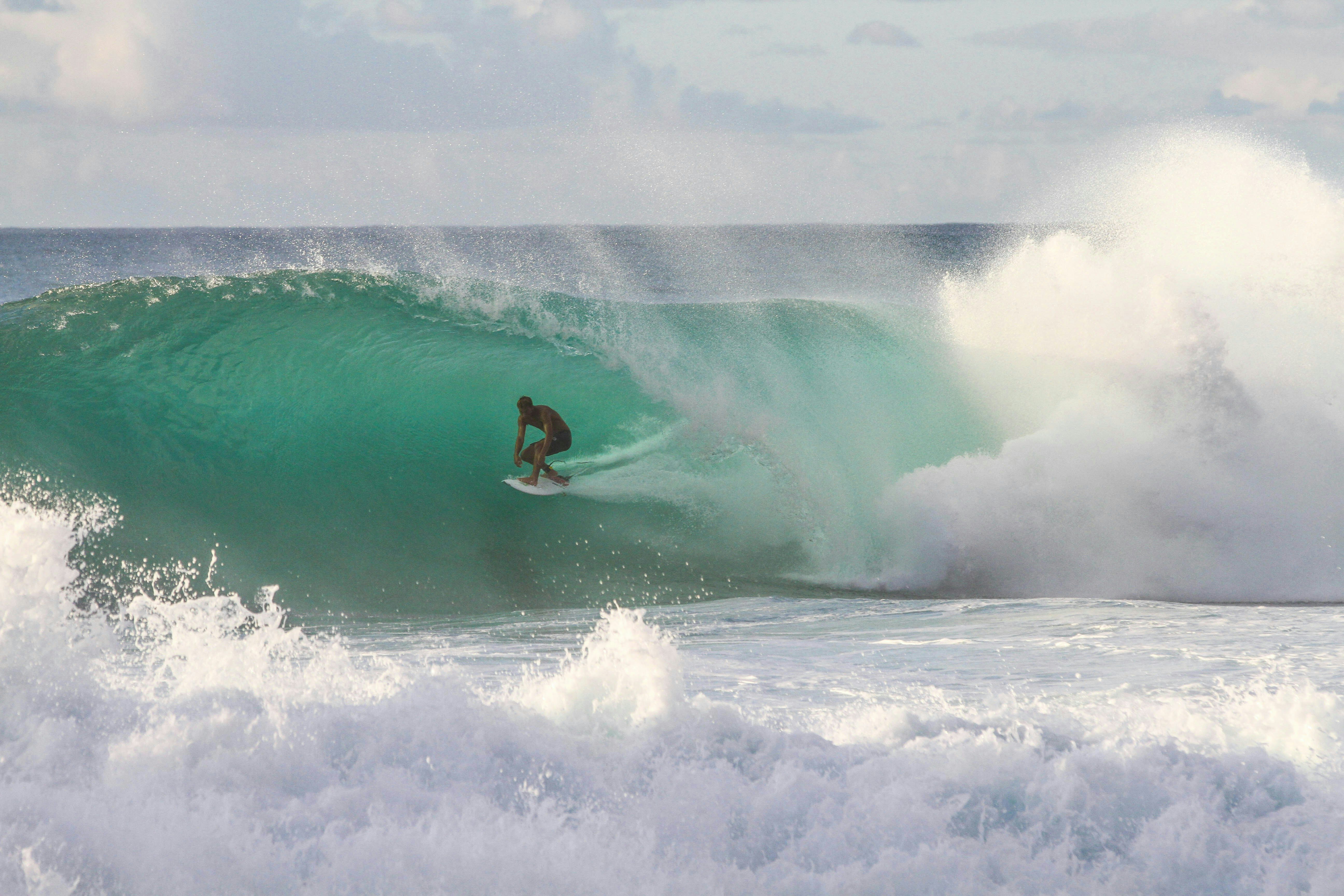 Best surfing beaches in Cornwall. Caravan holidays Cornwall. Surfing holiday Cornwall.