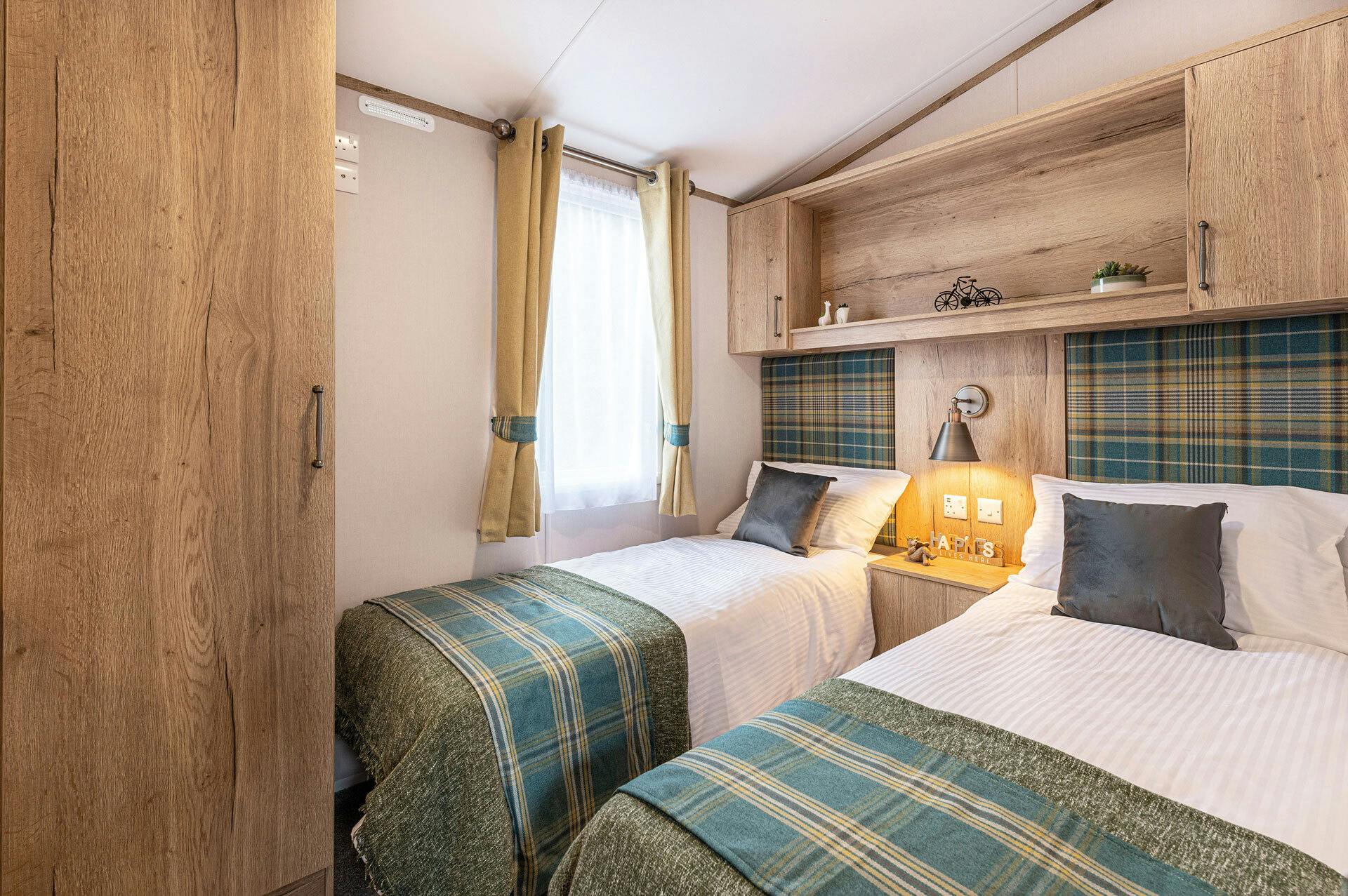 Twin bedroom