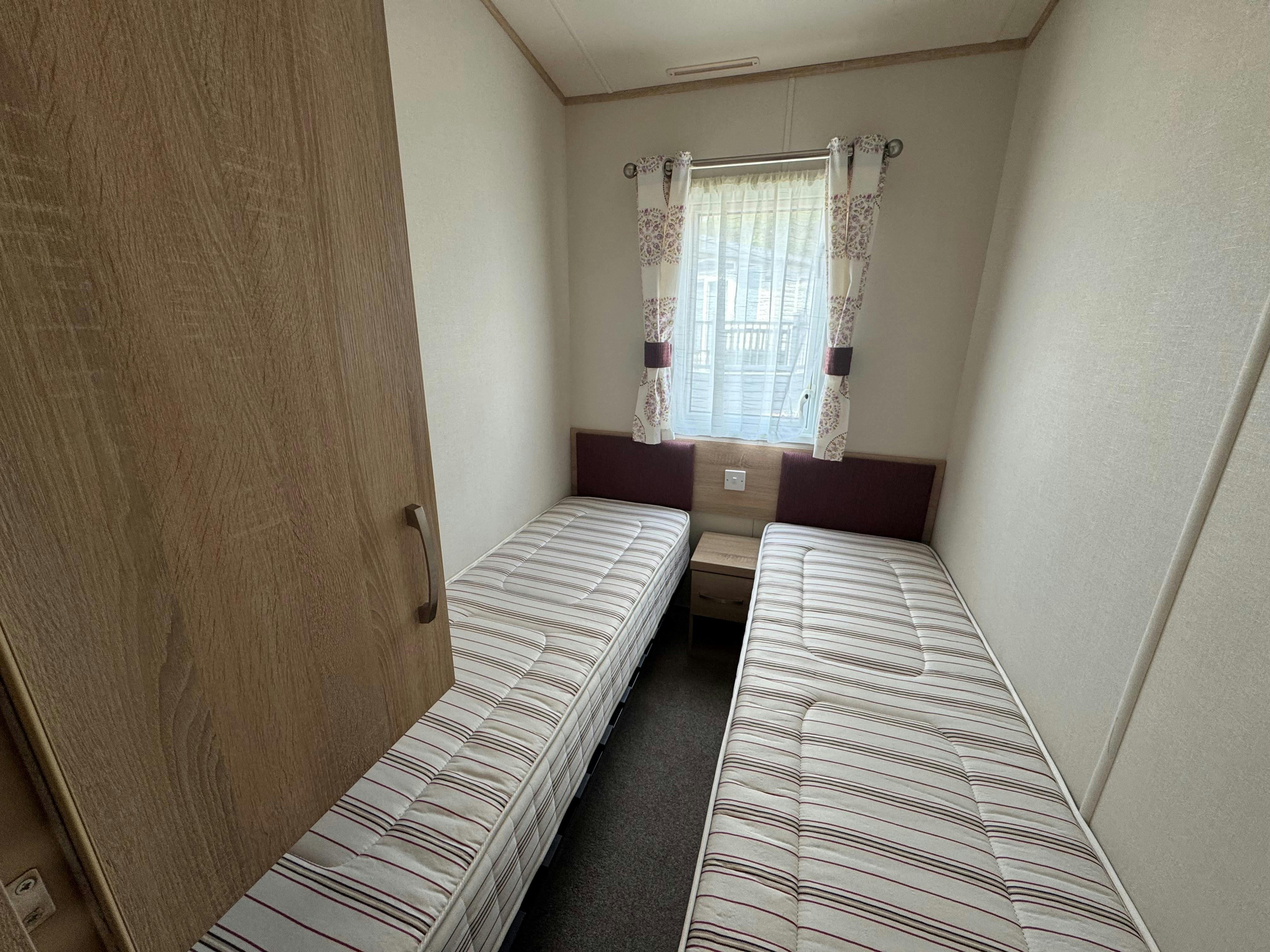 Twin bedroom 2