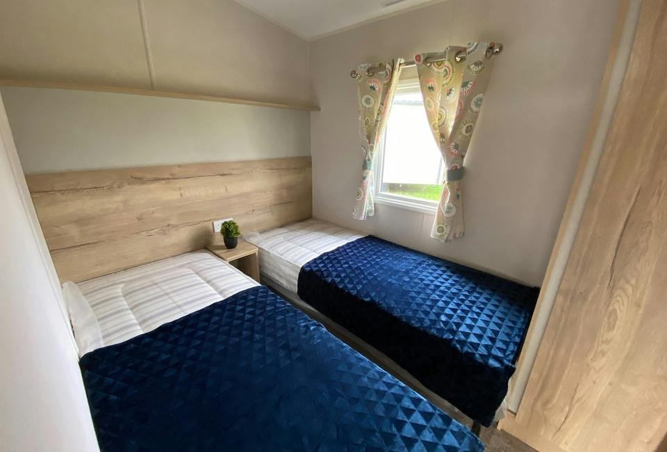 Twin bedroom