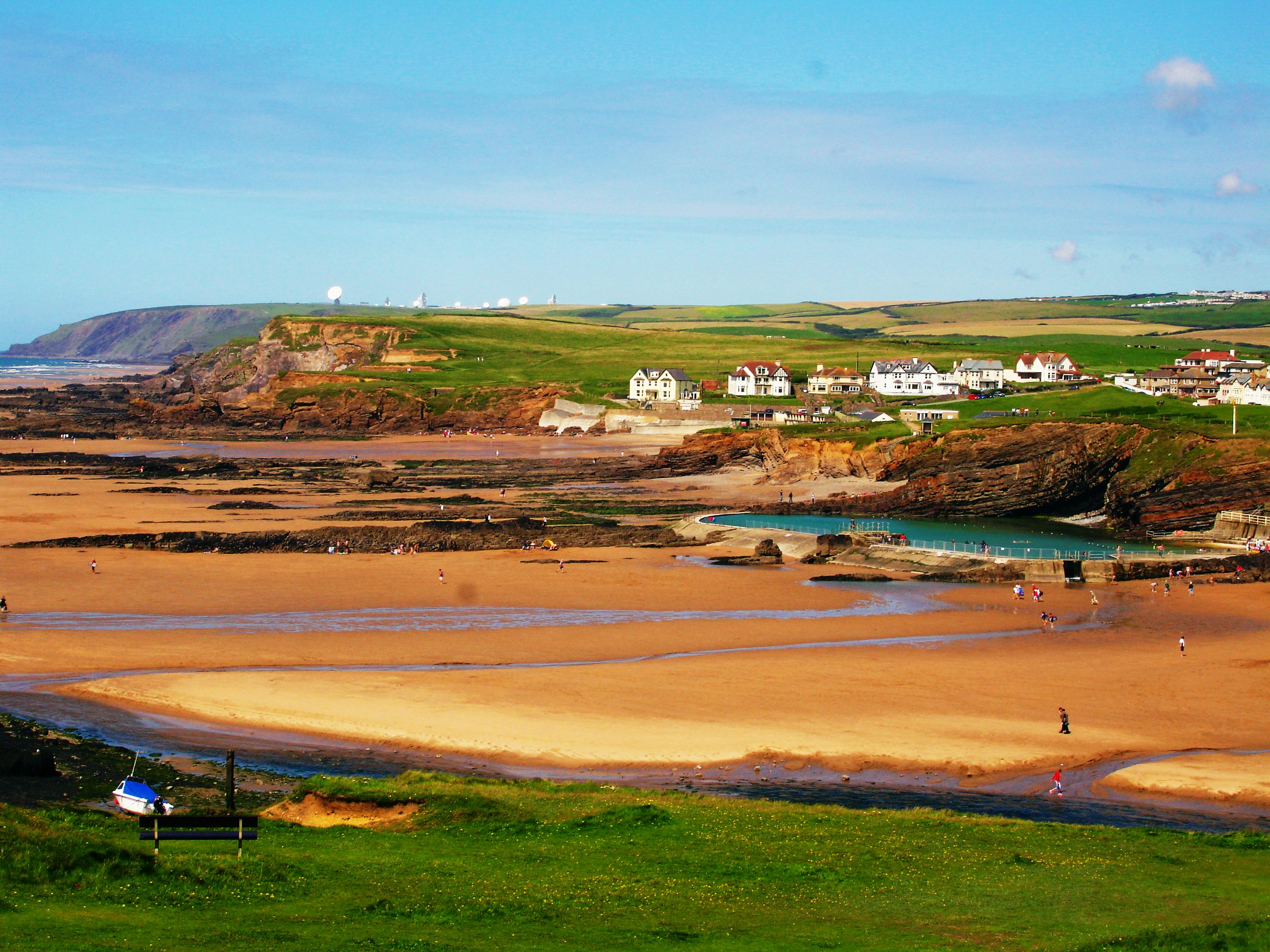Bude sea pool. Lappa Valley. Widemouth Bay. Dog-friendly holidays. Bodmin Jail.