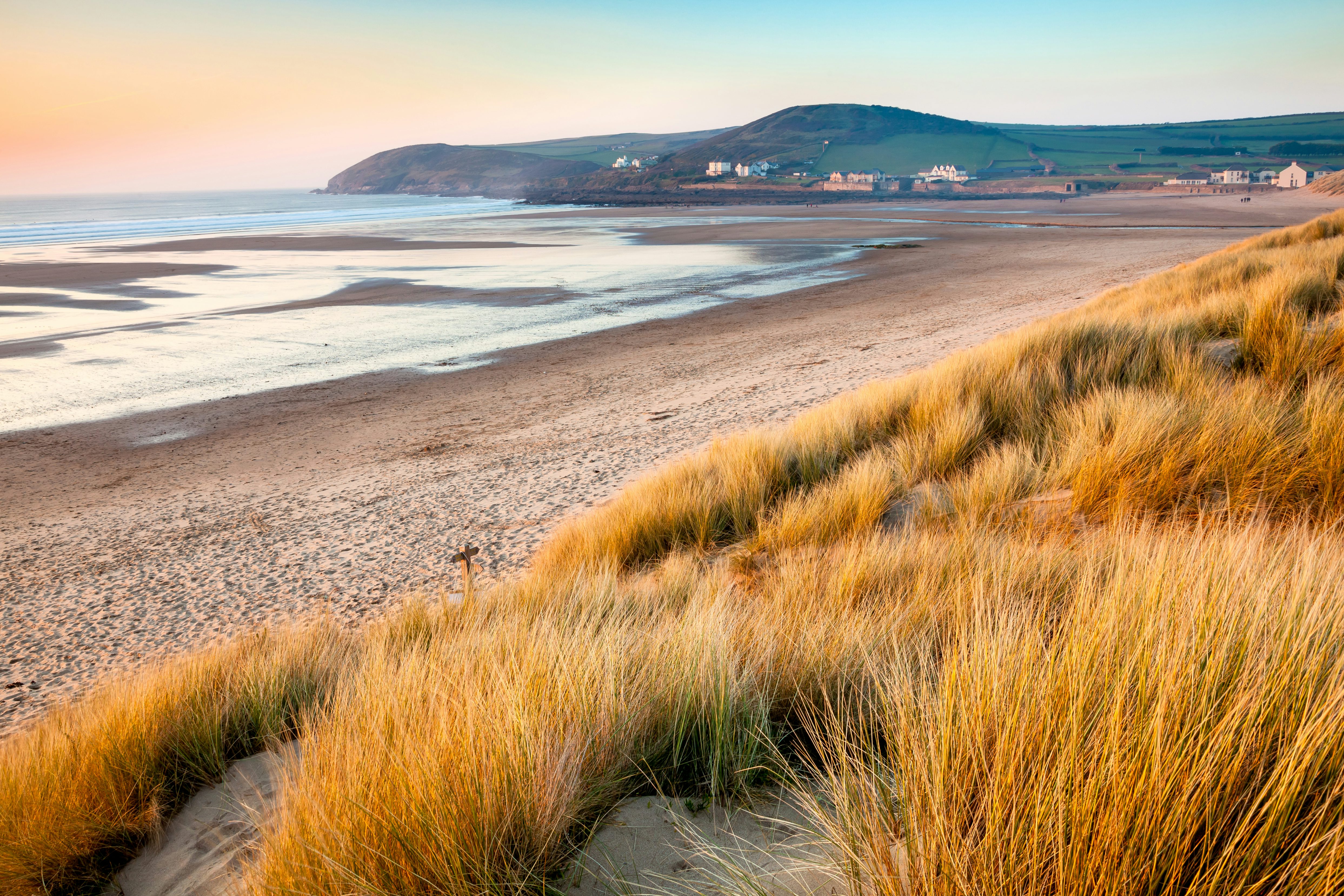 Winter walks North Devon. Pet-friendly. Lodge holidays. Hot tub breaks.