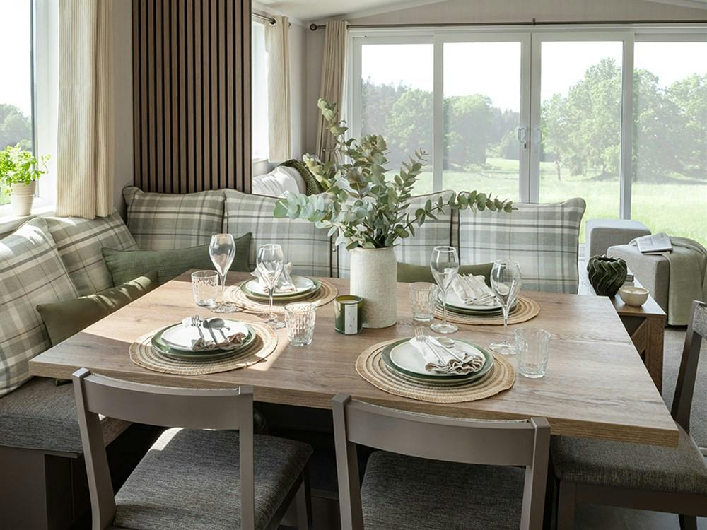 Dining area ¦ 3 bed platinum caravan in Brixham