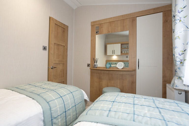 Twin bedroom