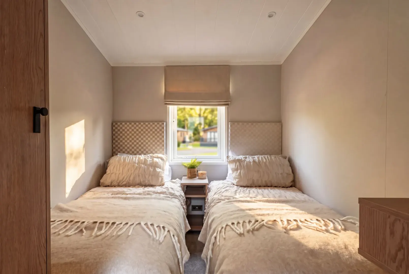 Twin bedroom