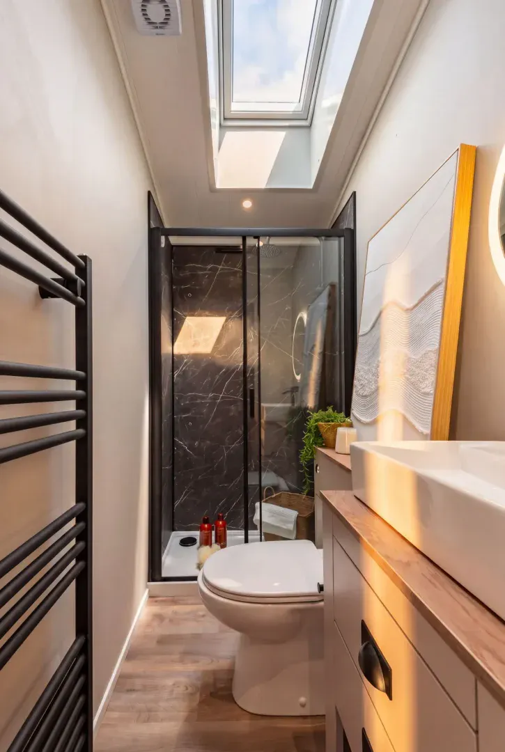 Main bathroom